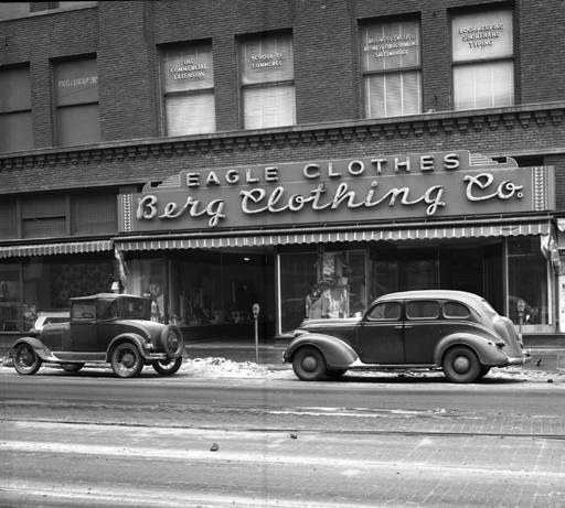 Berg_Clothiers_Omaha_15th_Douglas_1945.jpg