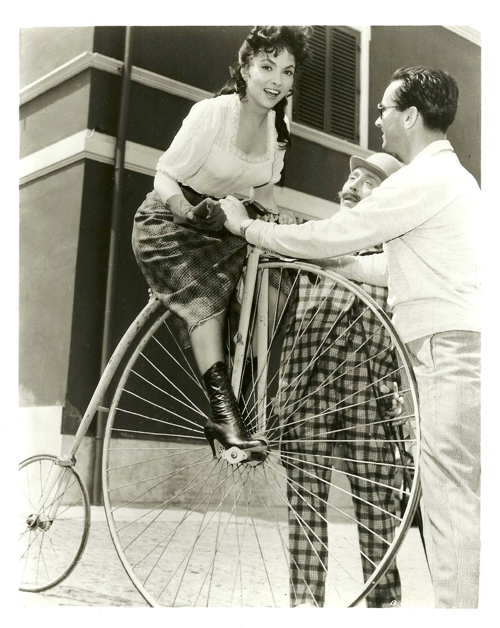 bicyle 1 gina lollobrigida.jpg