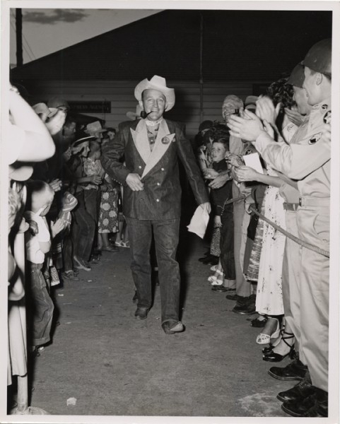 bing-crosby-wearing-levis-denim-tuxedo.jpg