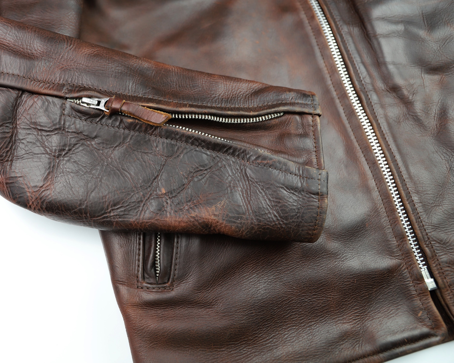 Brown CXL Steerhide patina wear 2.jpg