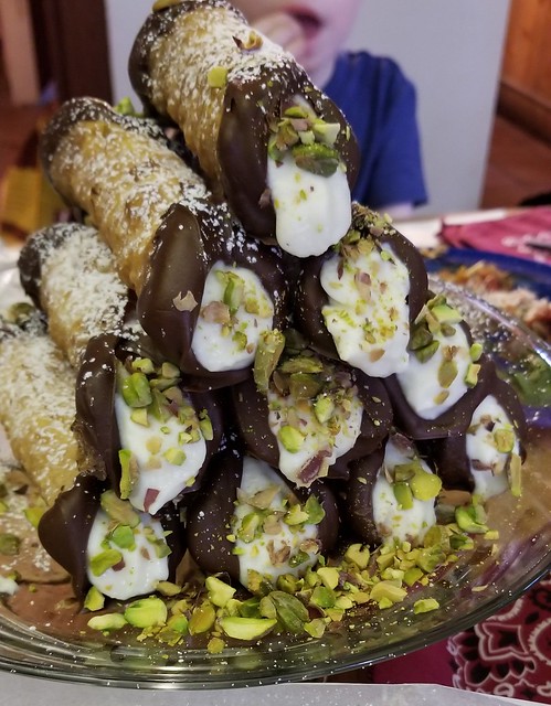 Cannoli Pile.jpg