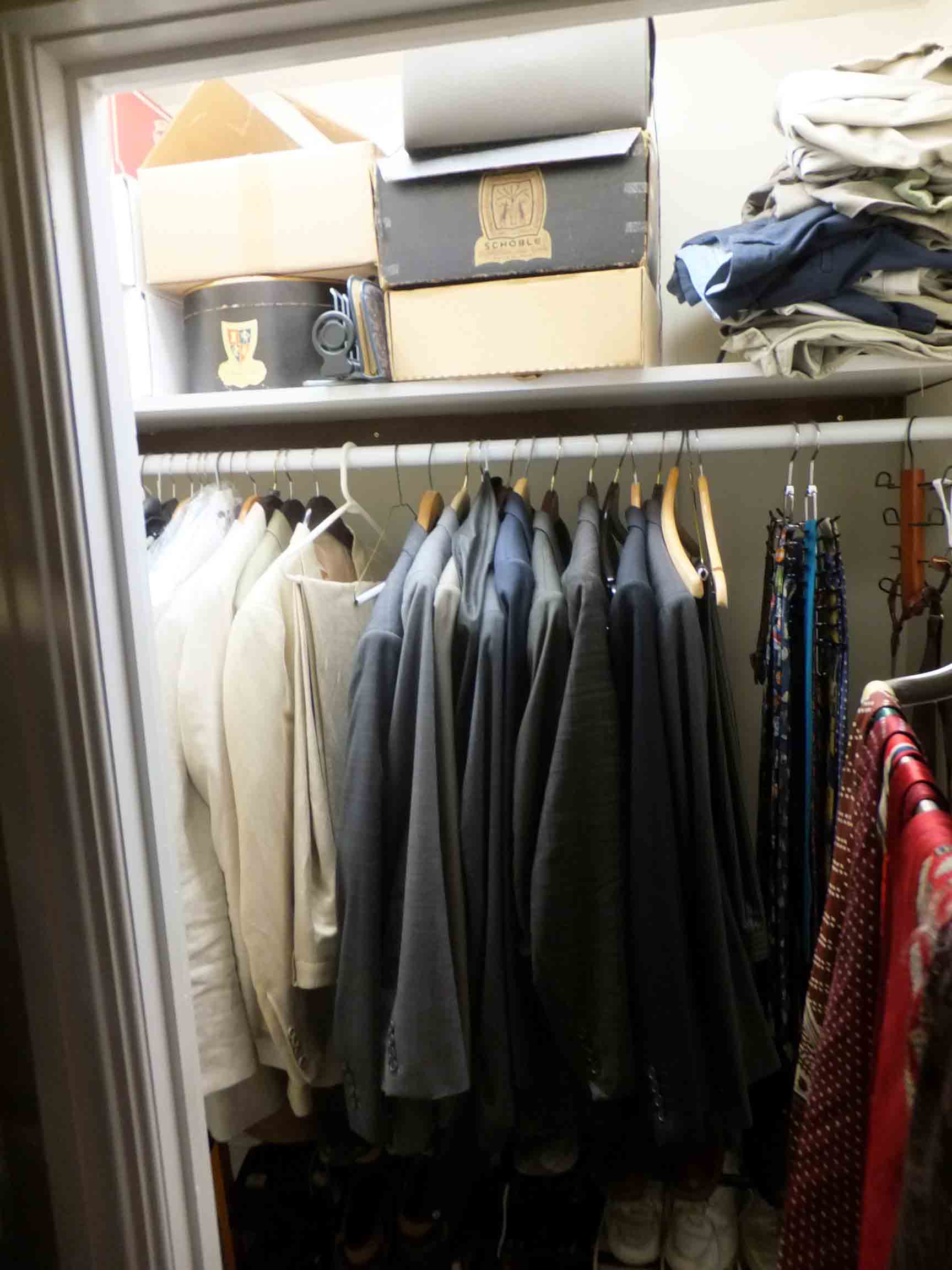 Closet 09b.JPG