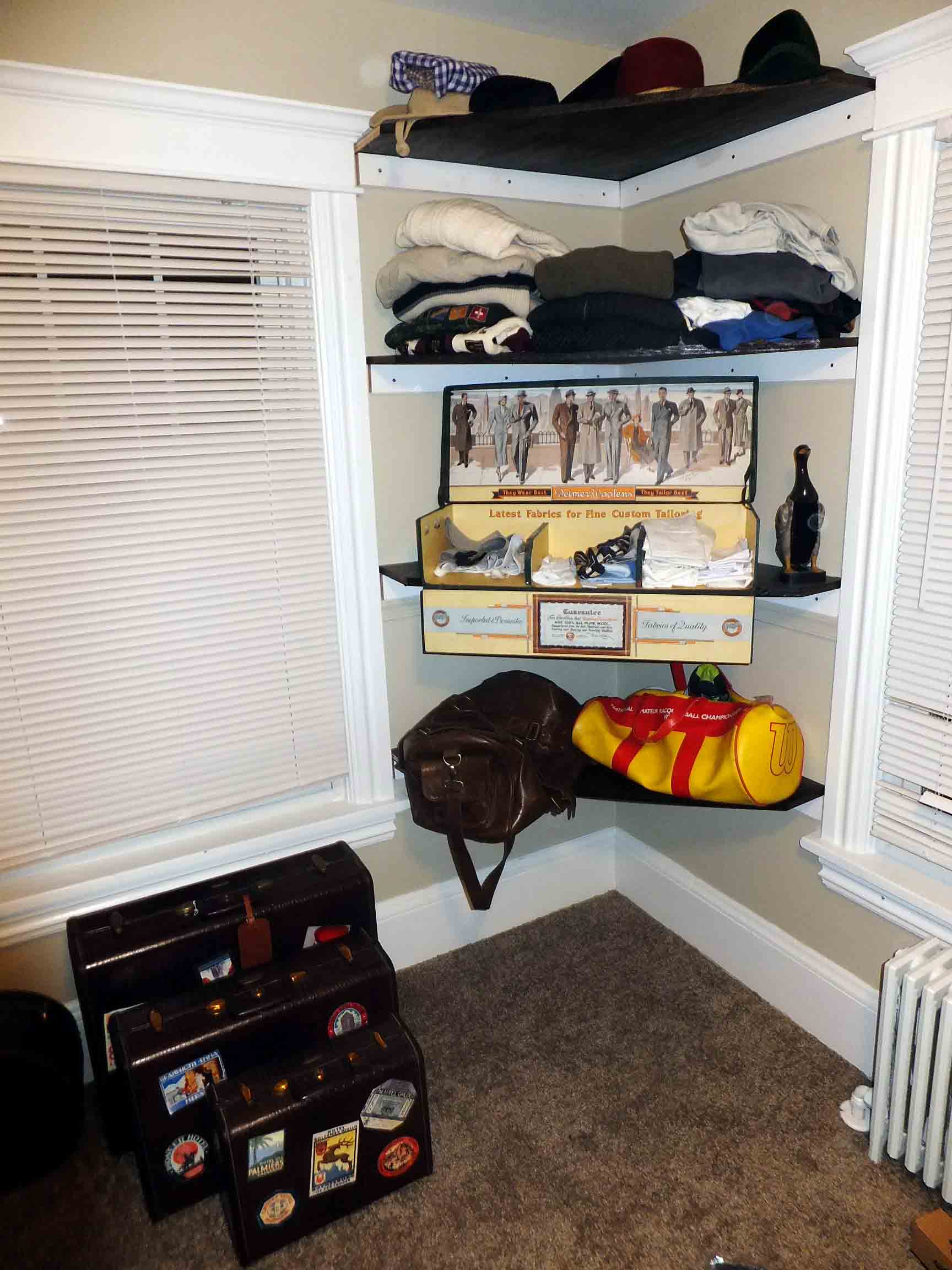 Closet 10.JPG