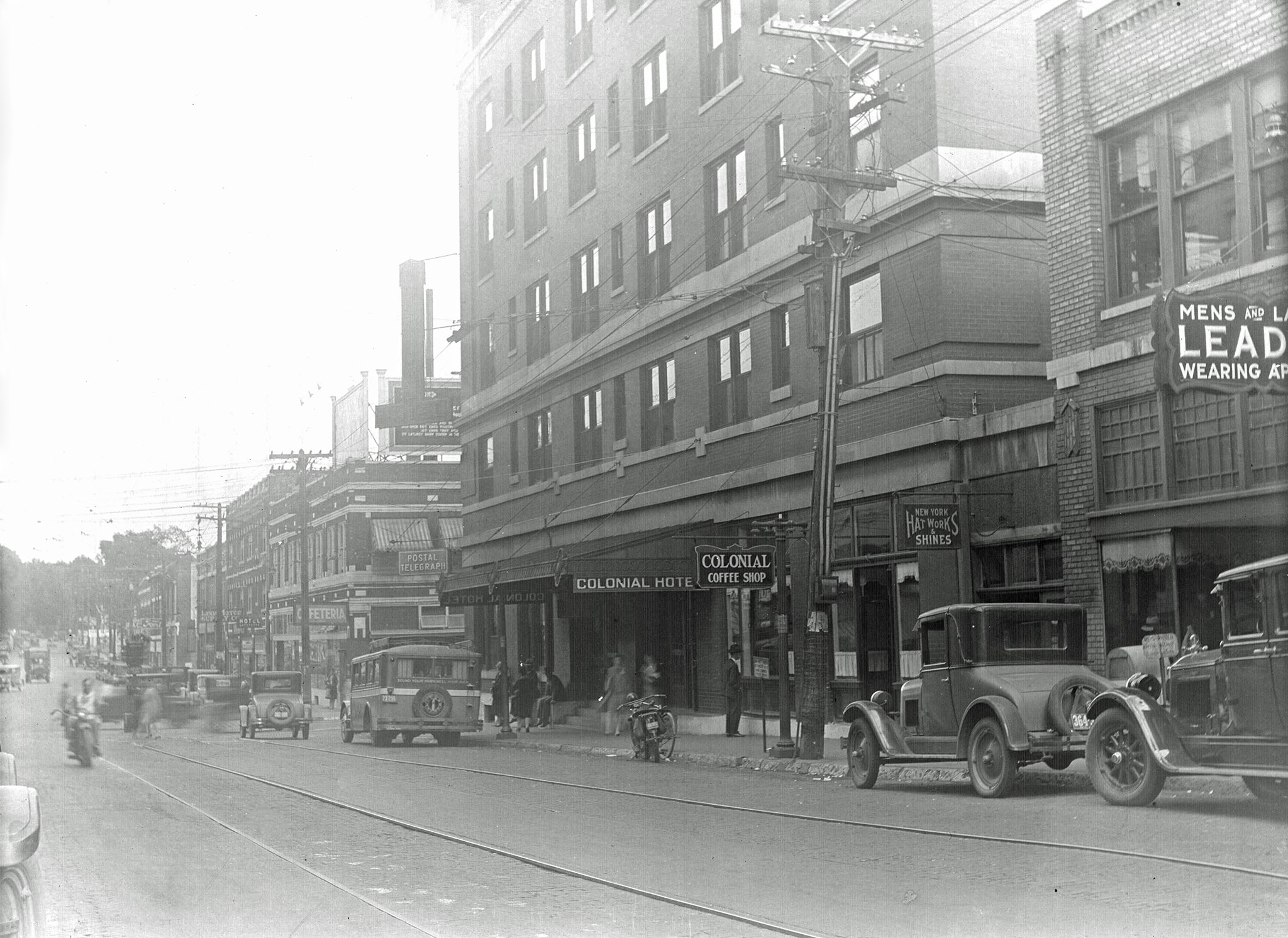 Colonial_Hotel_East_On_St_Louis_Street.jpg