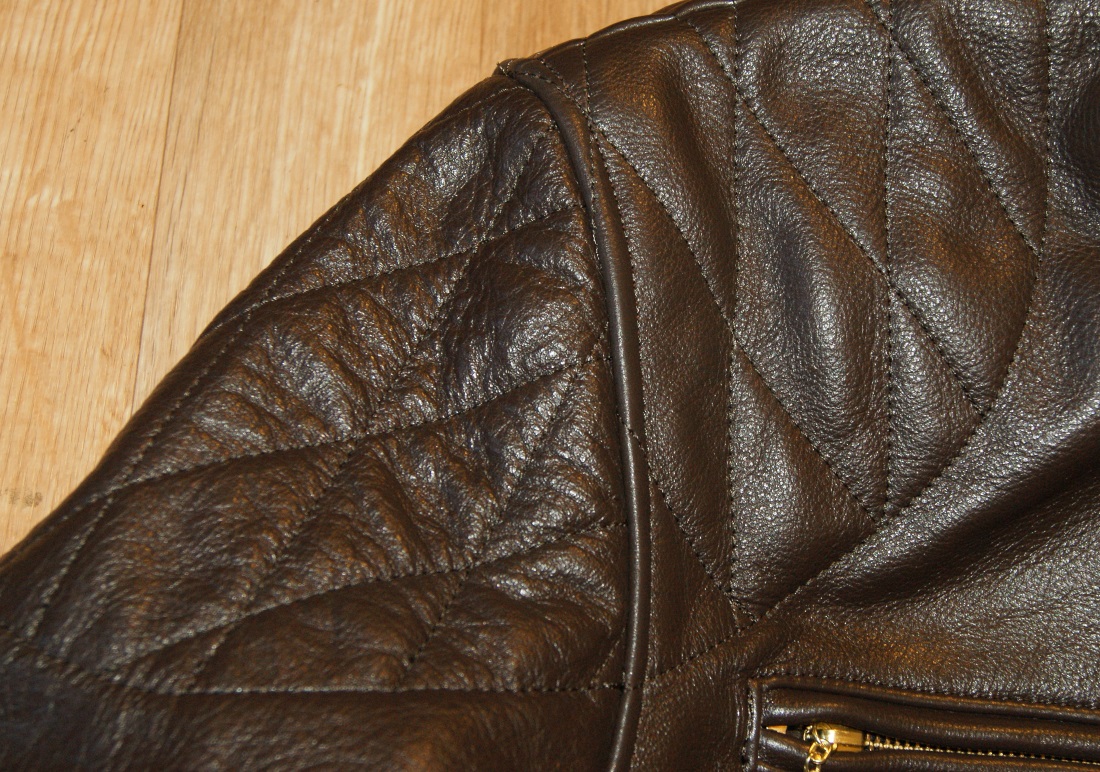 Custom Vanson Comet PLU-3 Quilted Dark Brown Cowhide shoulder.jpg