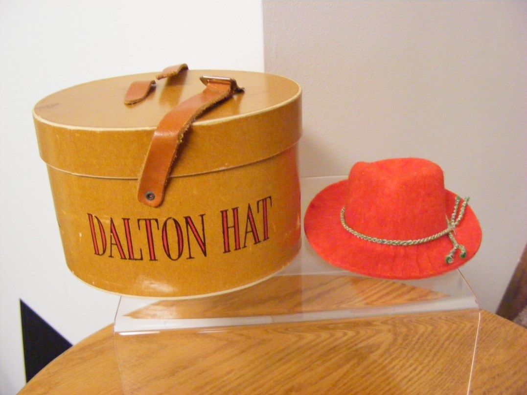 dalton_gift_hat.jpg