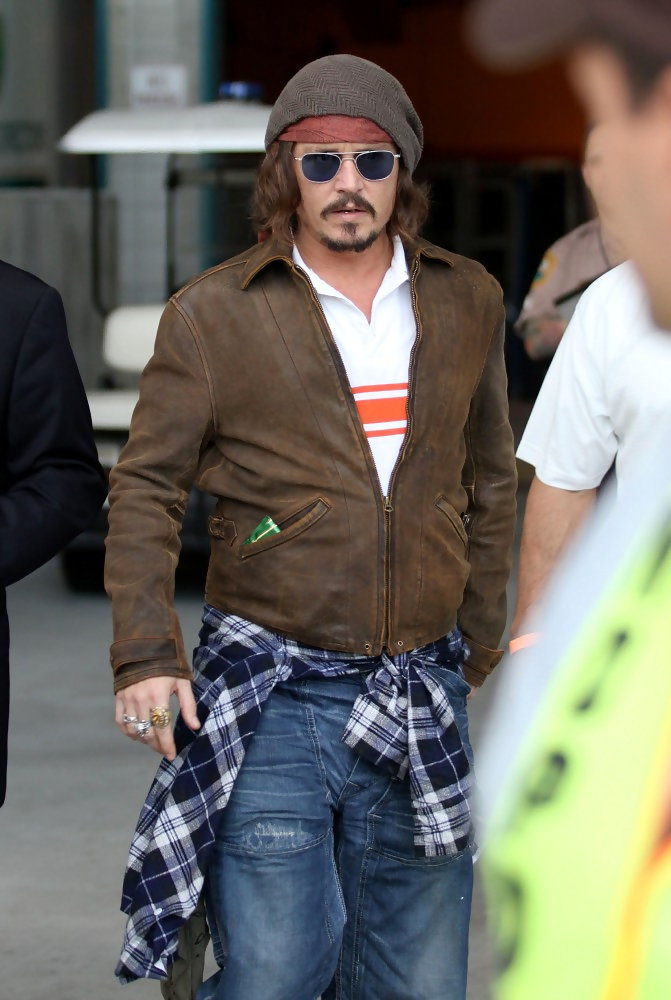 Depp+is+a+Dolphins+fan+uWoQfaCsyYKx.jpg