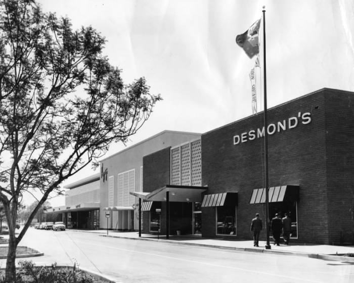 Desmonds_Santa_Ana_1958.jpg