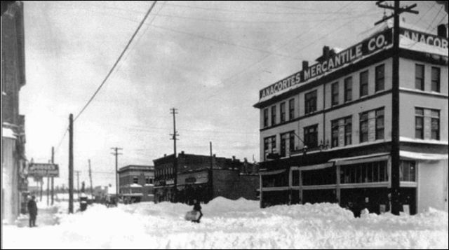 Dodges_Clothes_Shop_Anacortes_WA_1916_Left.jpg