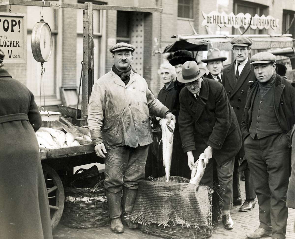 fishmarket amsterdam 1926.jpeg