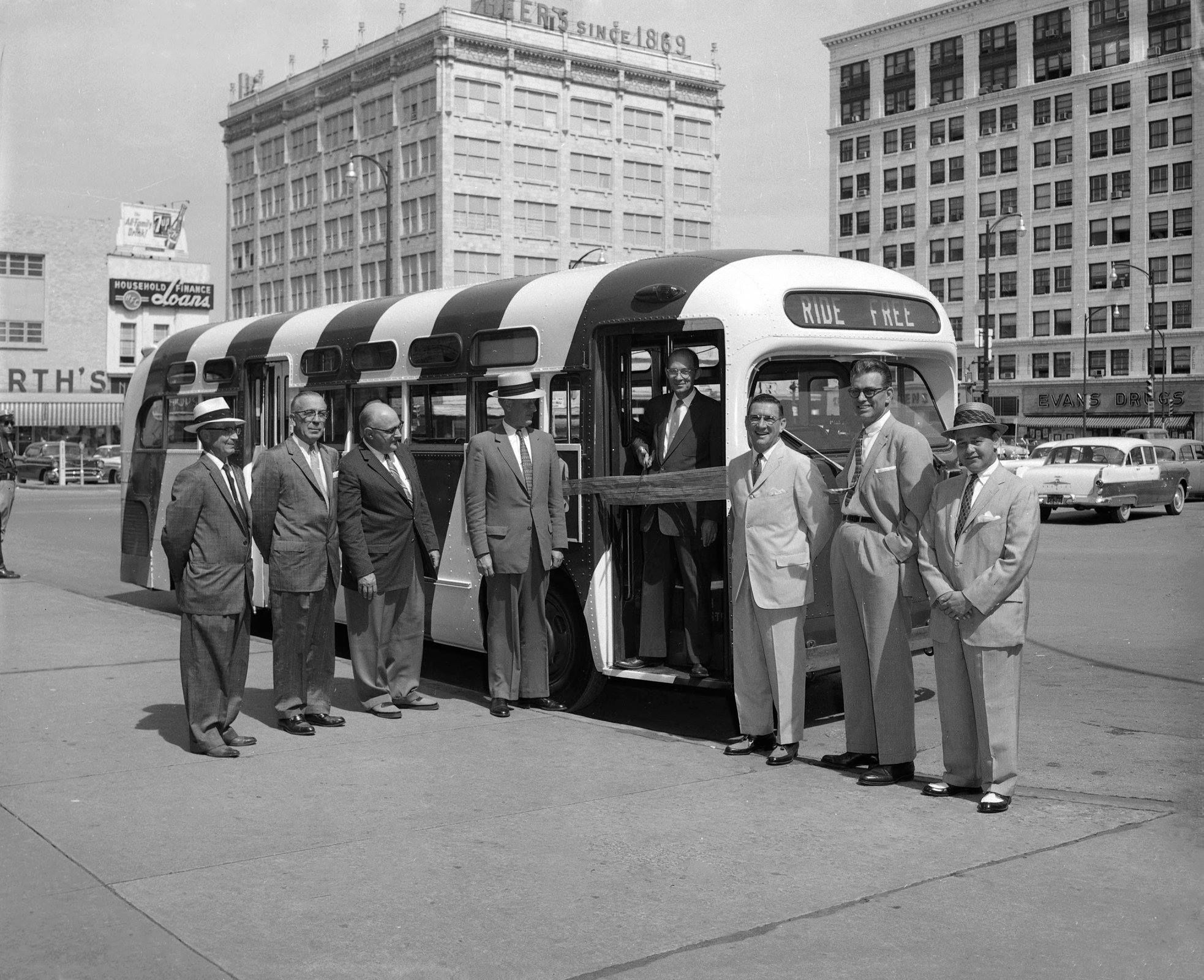 Free_Bus_1959.jpg