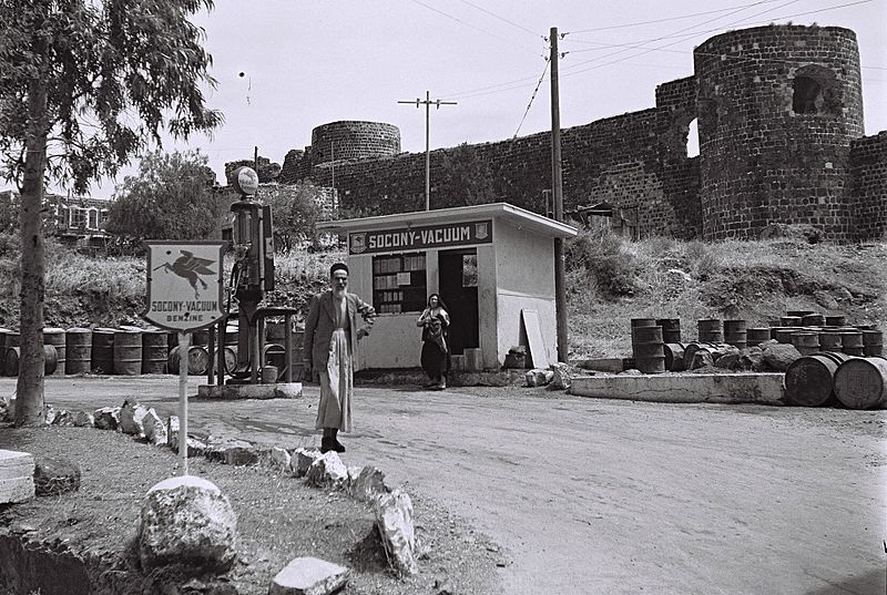 GAS_STATION_IN_TIBERIAS._תחנת_דלק_ליד_העיר_טבריה.D839-099.jpg