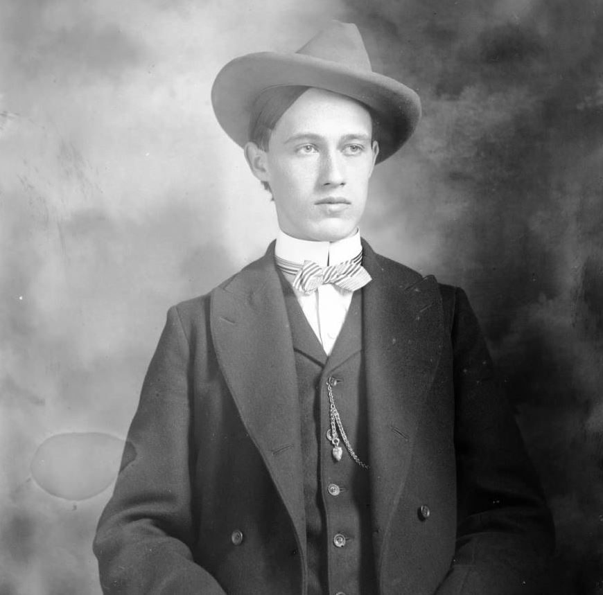 hat_1900.JPG