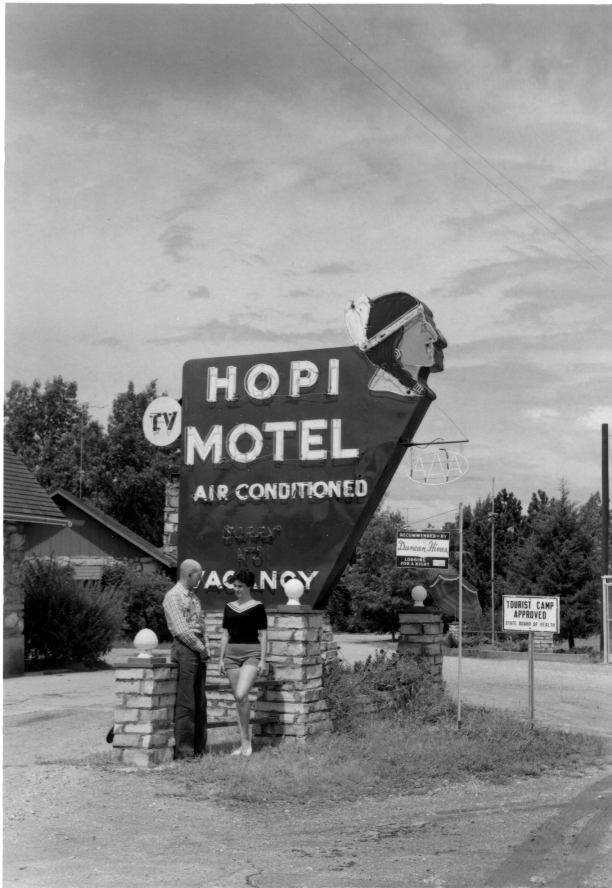 Hopi_Motel_1.jpg