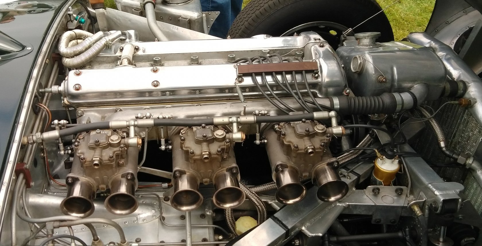 jaguar_engine.jpg