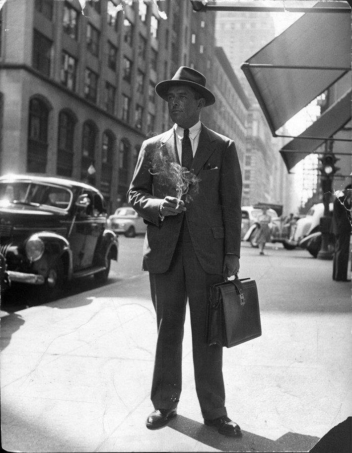 Man_On_The_Street_Life_Mag_Nina_Leen.jpg