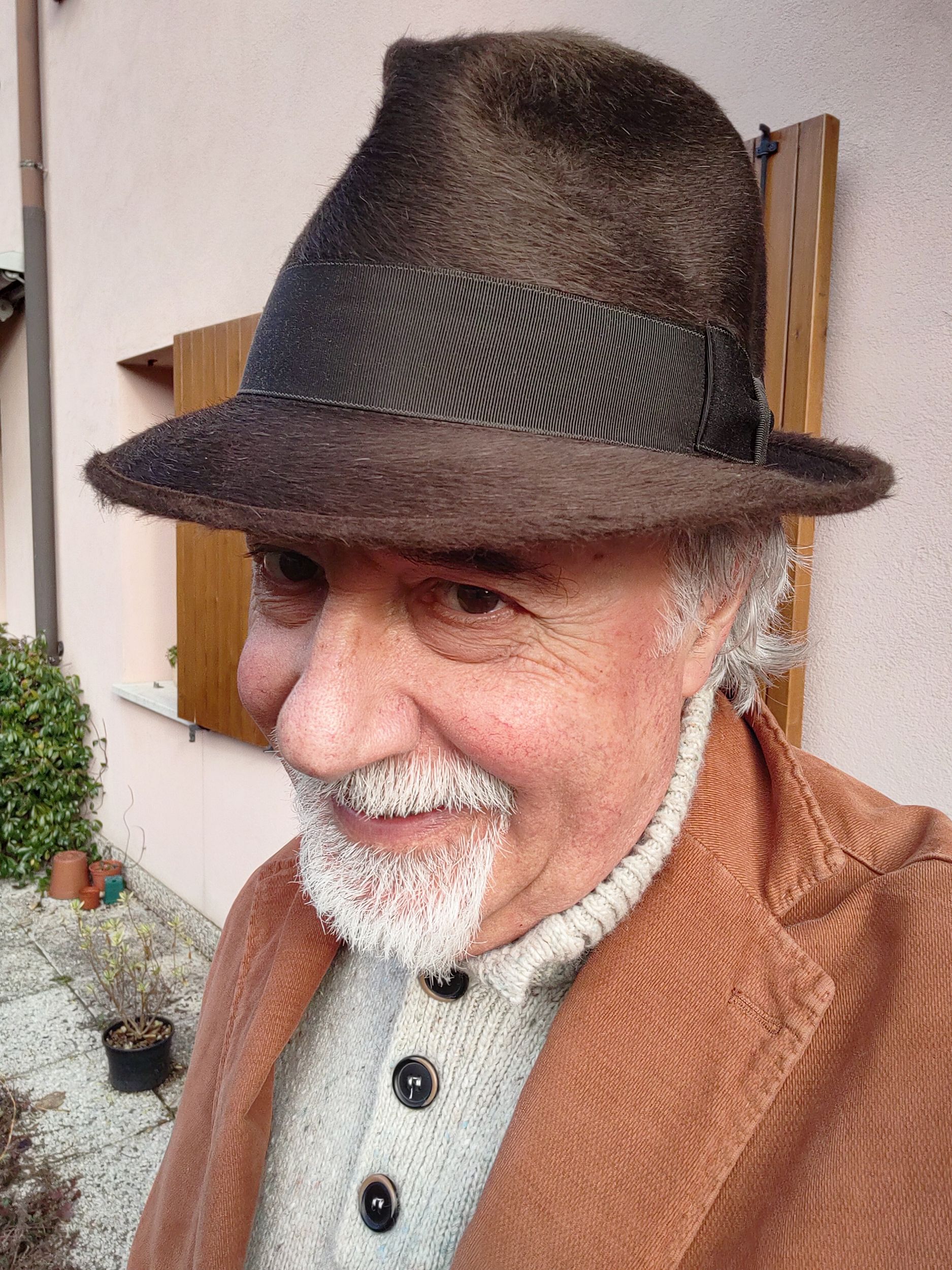 Marron Guerra Pelo 6.jpg