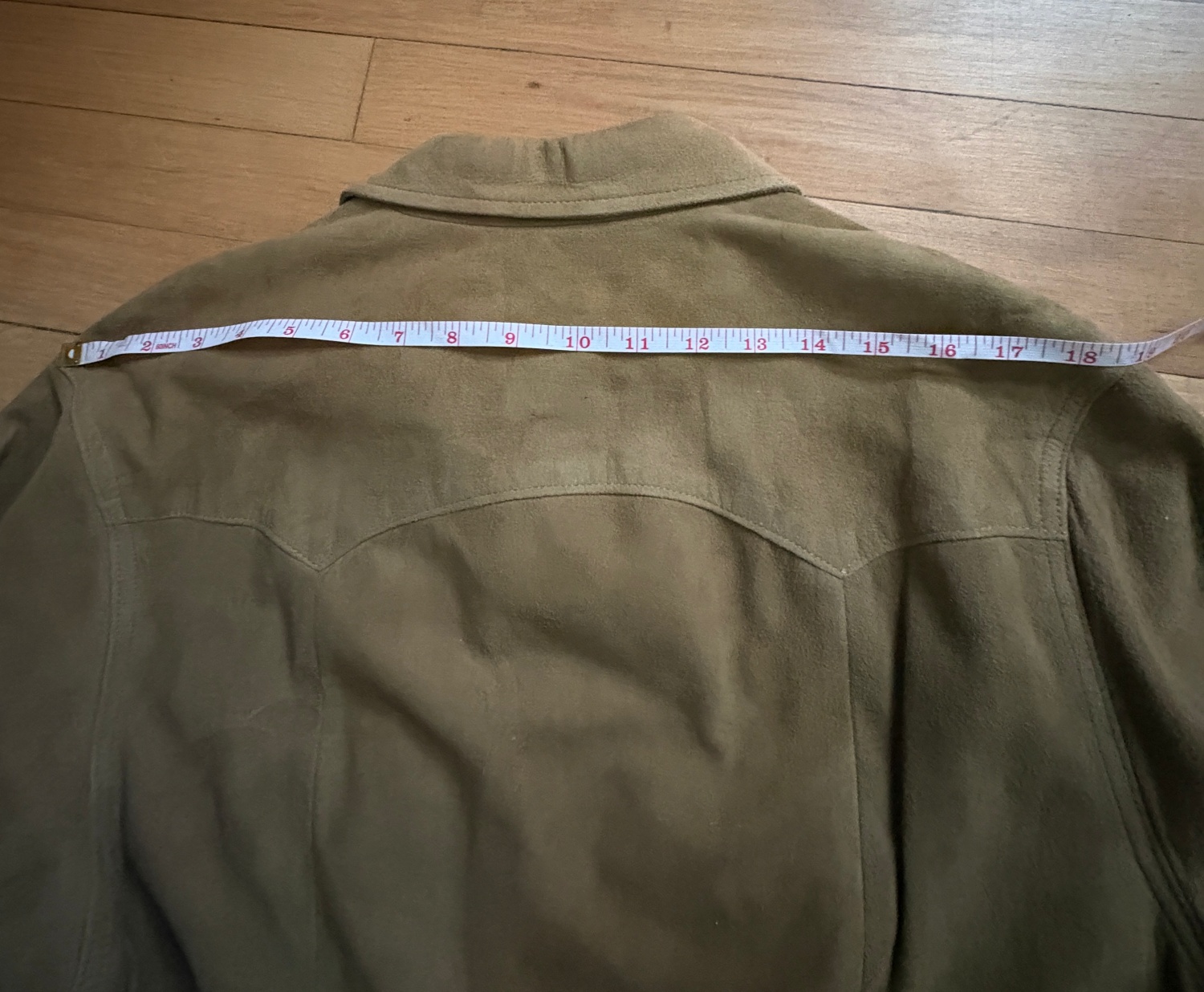 measure shoulder.jpg