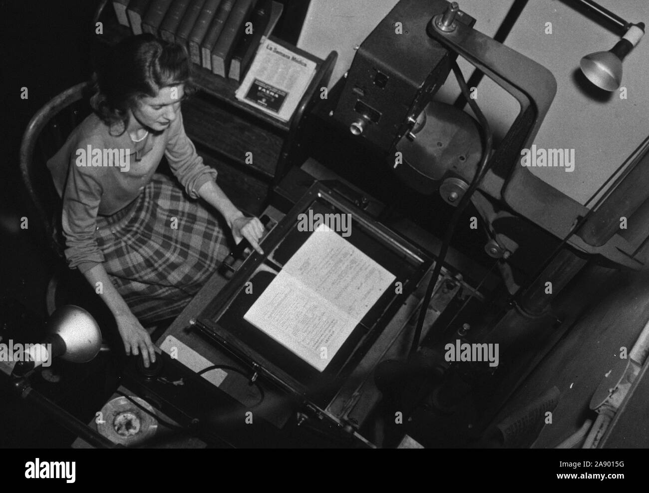 microfilming-with-a-kodak-recordak-35mm-ca-1969-2A9015G (1).jpg