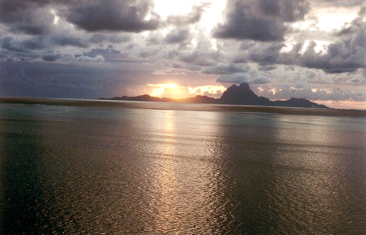 moorea sunset.jpg