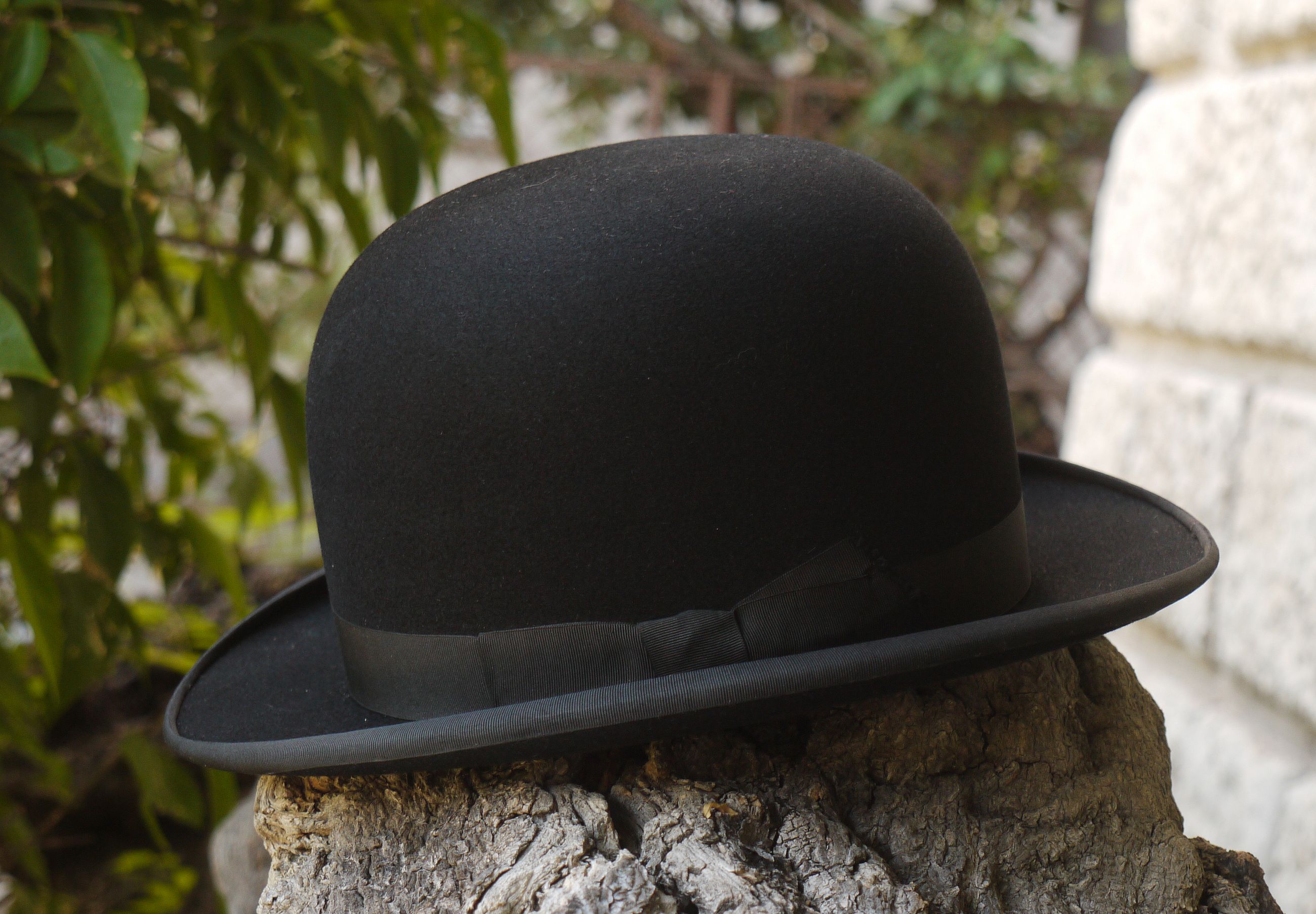 Moores bombetta nera 56.jpg
