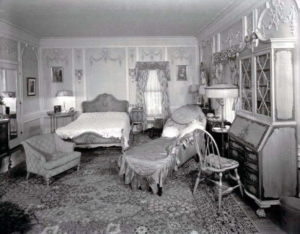 MrsPhillipsBedroom1930.jpg