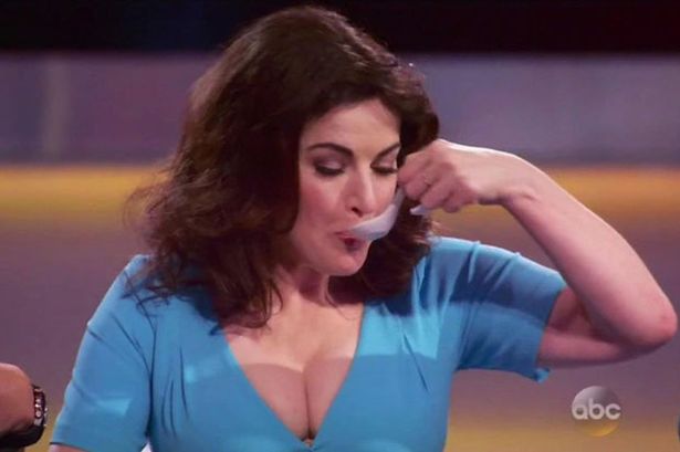 Nigella-Lawson-Cleavage-the-taste-413948.jpg