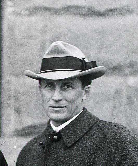 OAC Regents c1915 Flashy guy hat.jpg