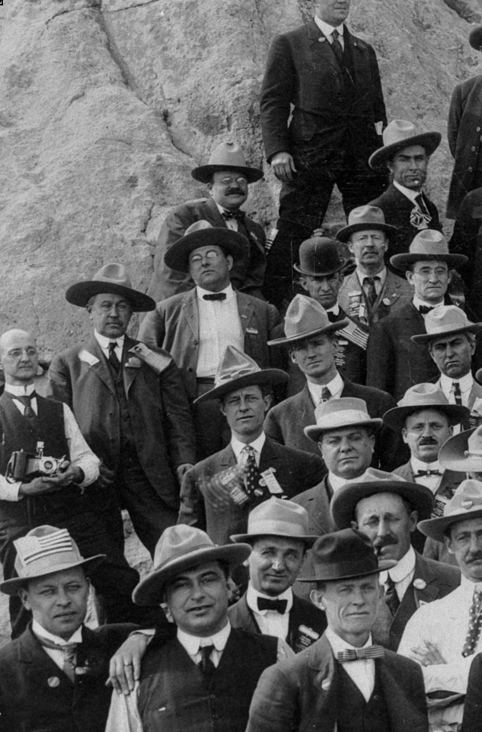 omaha_businessmen_in_rattlesnake_buttes_wyoming_1906_zoom.JPG