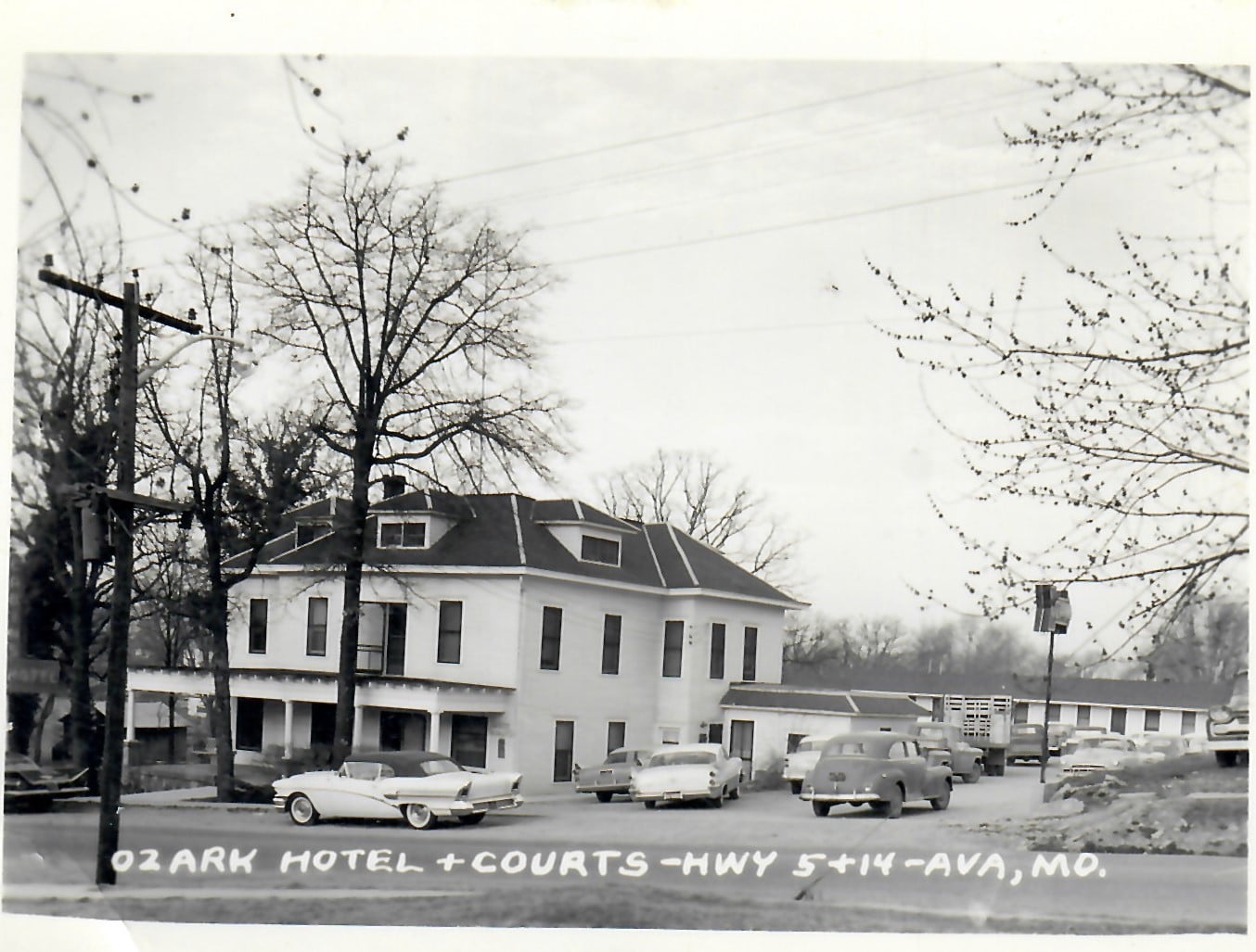 Ozark_Hotel_and_Courts_Ava.jpg