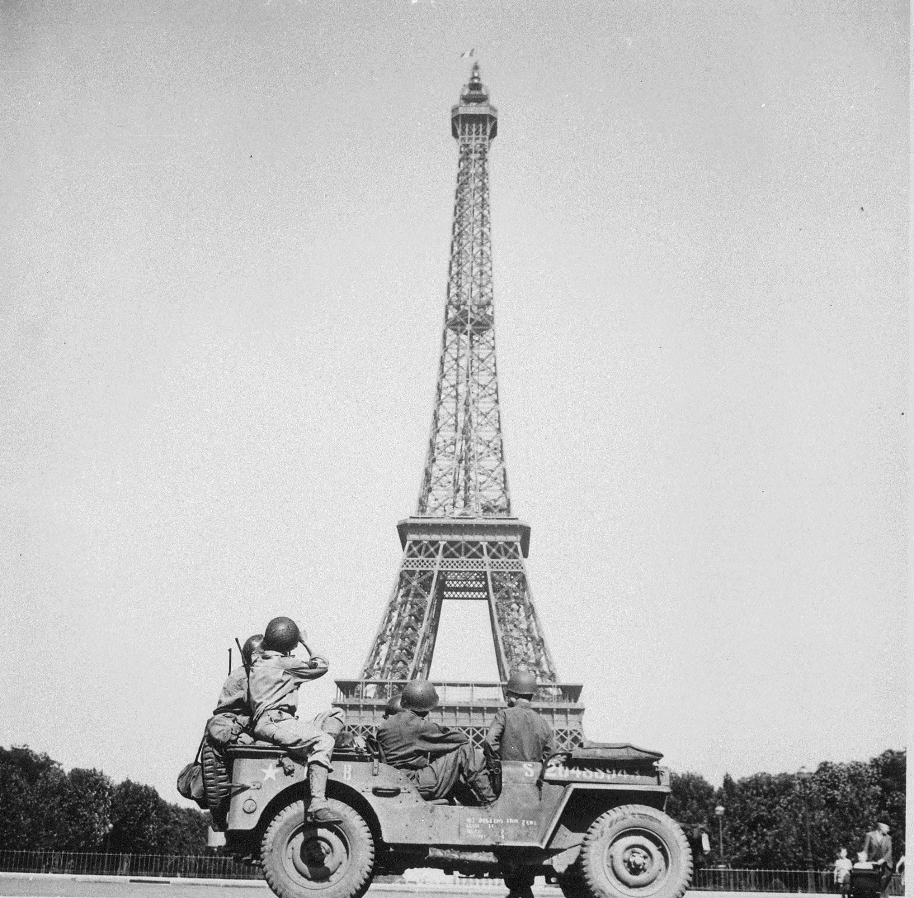 paris liberated1.jpg