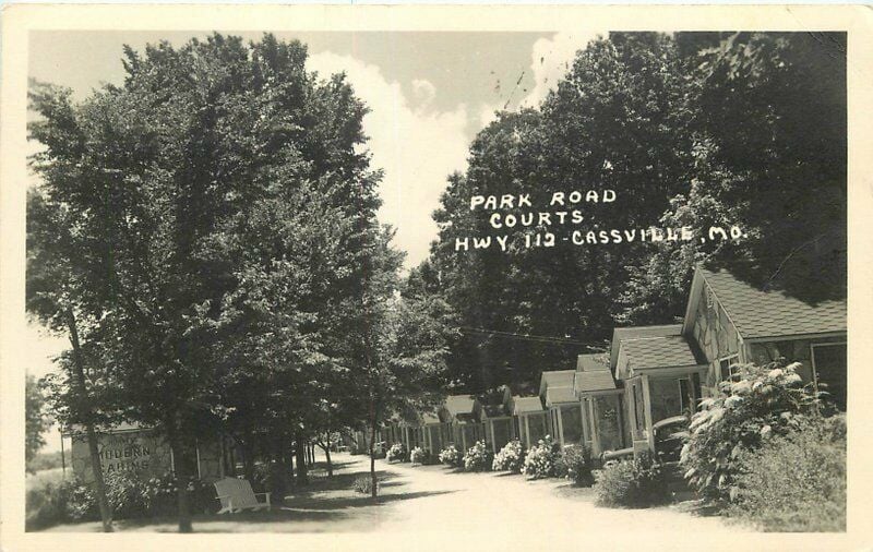 Park_Road_Courts_Cassville.jpg