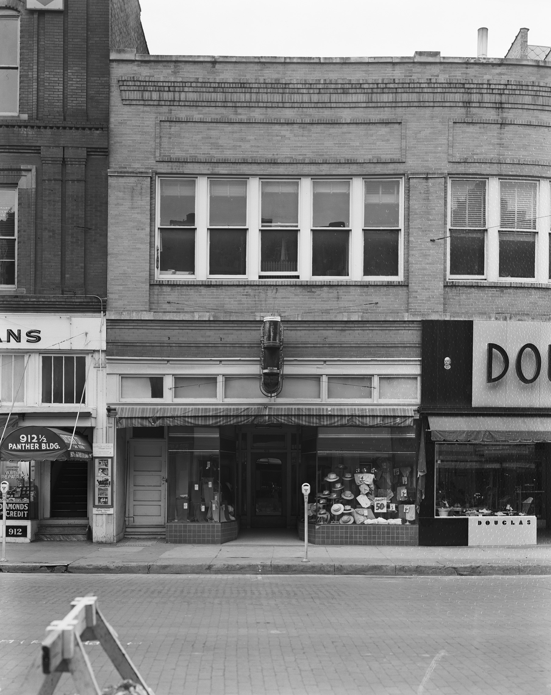 peters_bros_building_1947.jpg