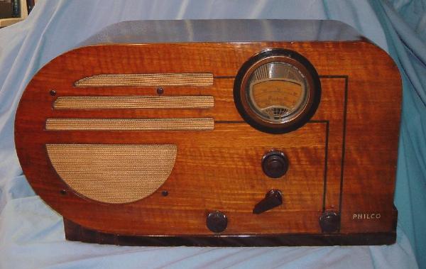 philco37-610a_3_-600x379.jpg