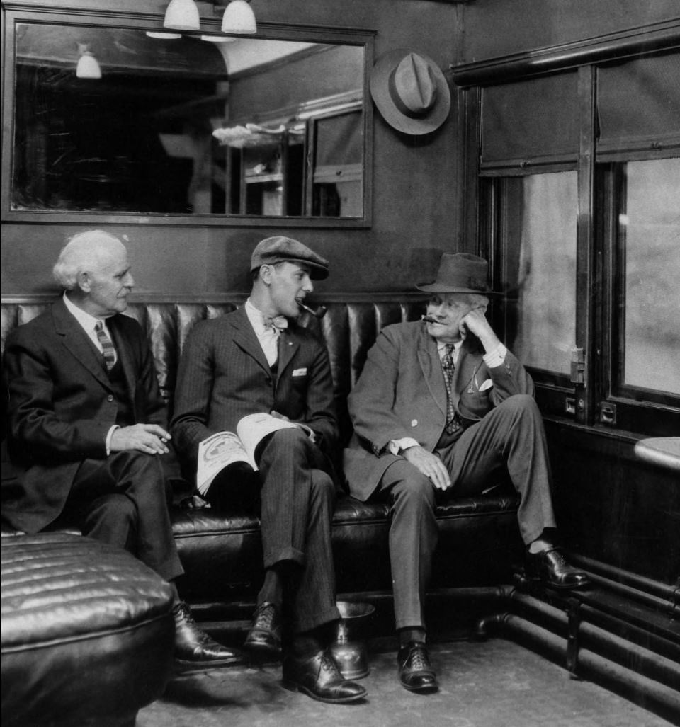 pullman_car_1930s.JPG