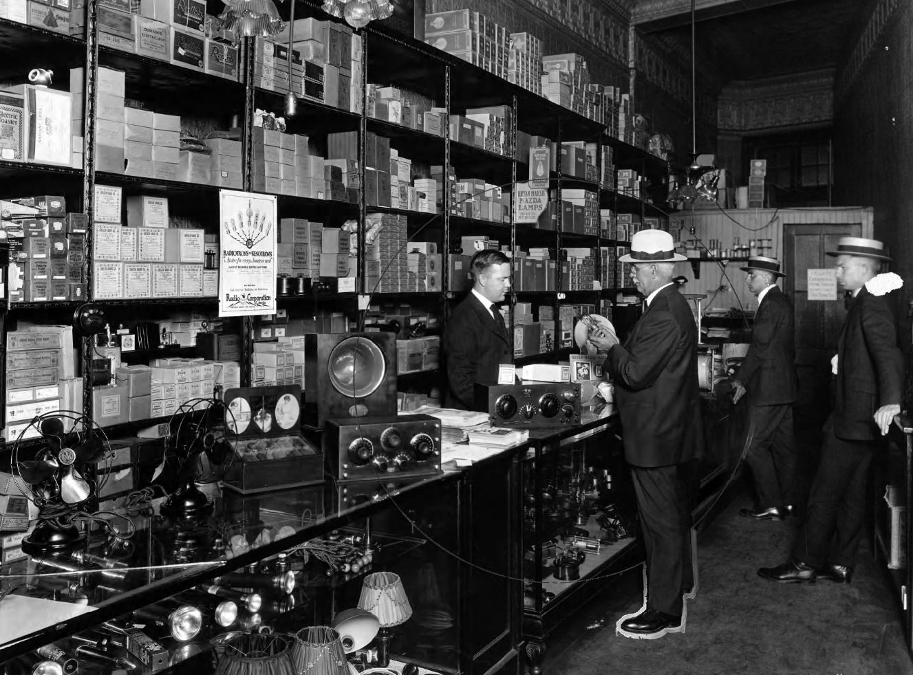 radio_store_brooklyn_1925.JPG