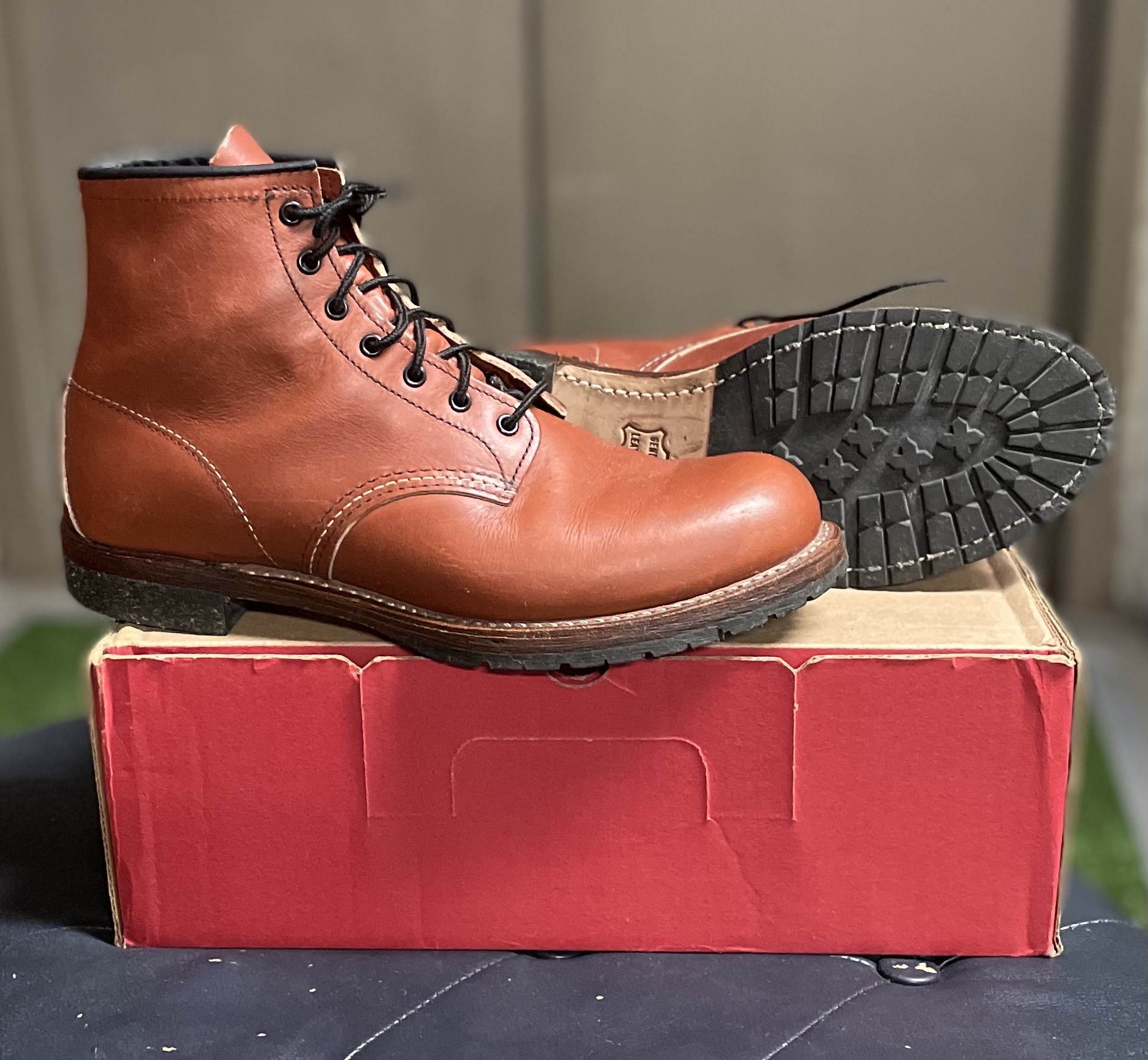 Red Wing 9022.jpg