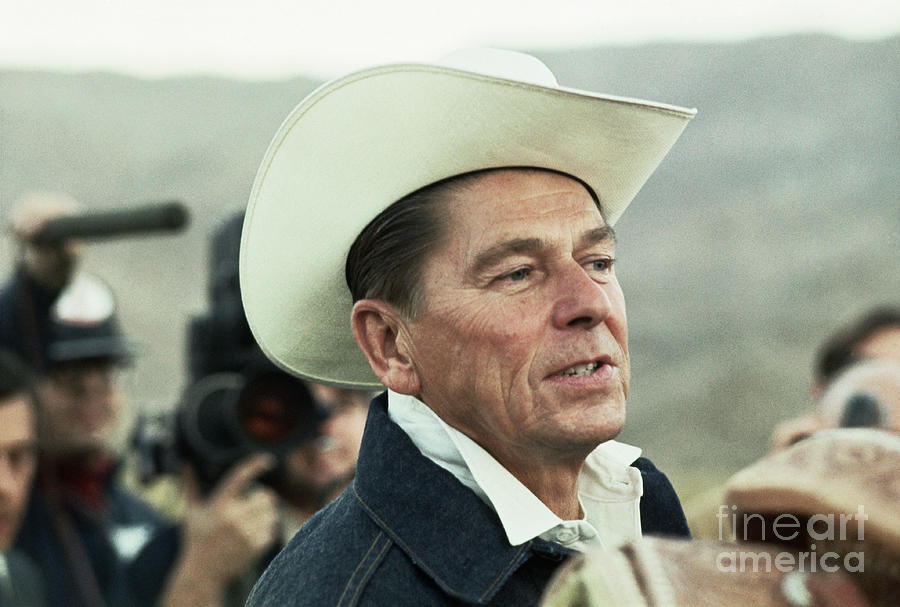 ronald-reagan-wearing-cowboy-hat-bettmann.jpg