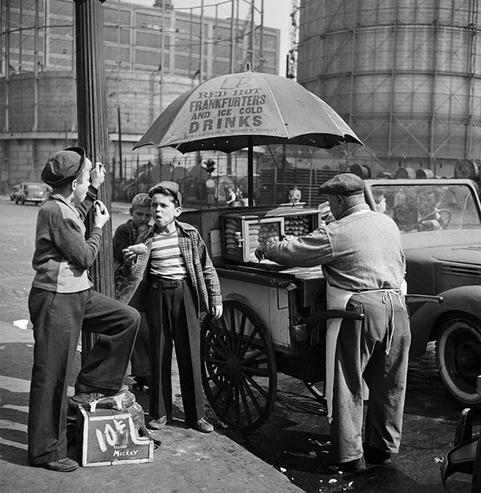 shoe shine boys_vintage-photographs-new-york-street-life-stanley-kubrick-10-59a91cfe990ab__700.jpg