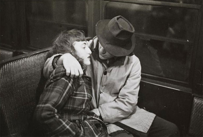 subway_vintage-photographs-new-york-street-life-stanley-kubrick-10-59a94fc7eb6b2__700.jpg