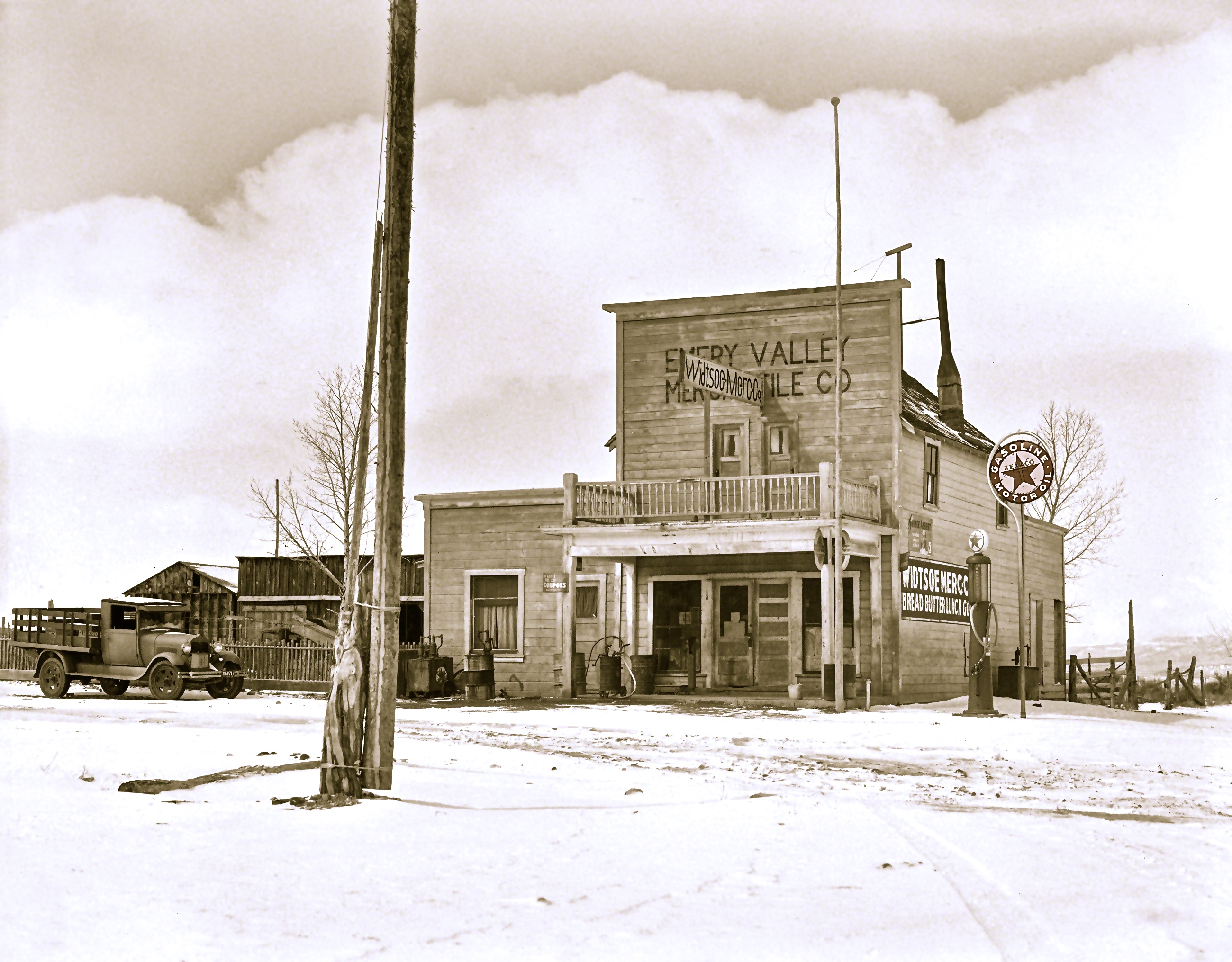 Texaco Sign.jpg