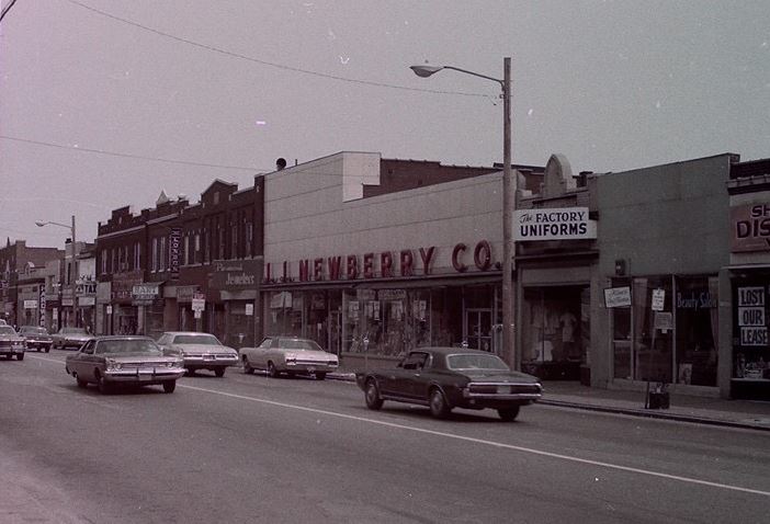 The_London_Shop_Maplewood_1980_1.jpg