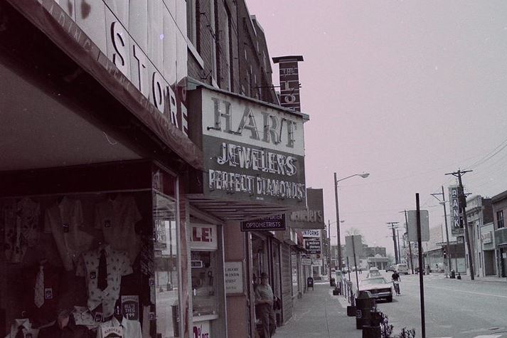 The_London_Shop_Maplewood_1980s_2.jpg