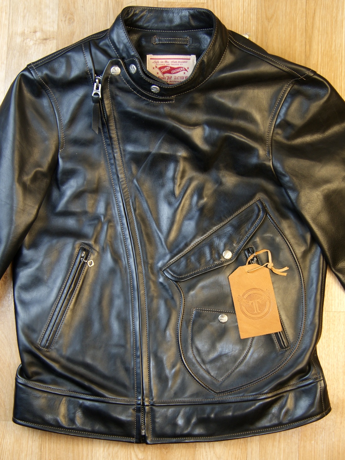 Thedi Crosszip Black Horsehide BQ2 front zipped.jpg