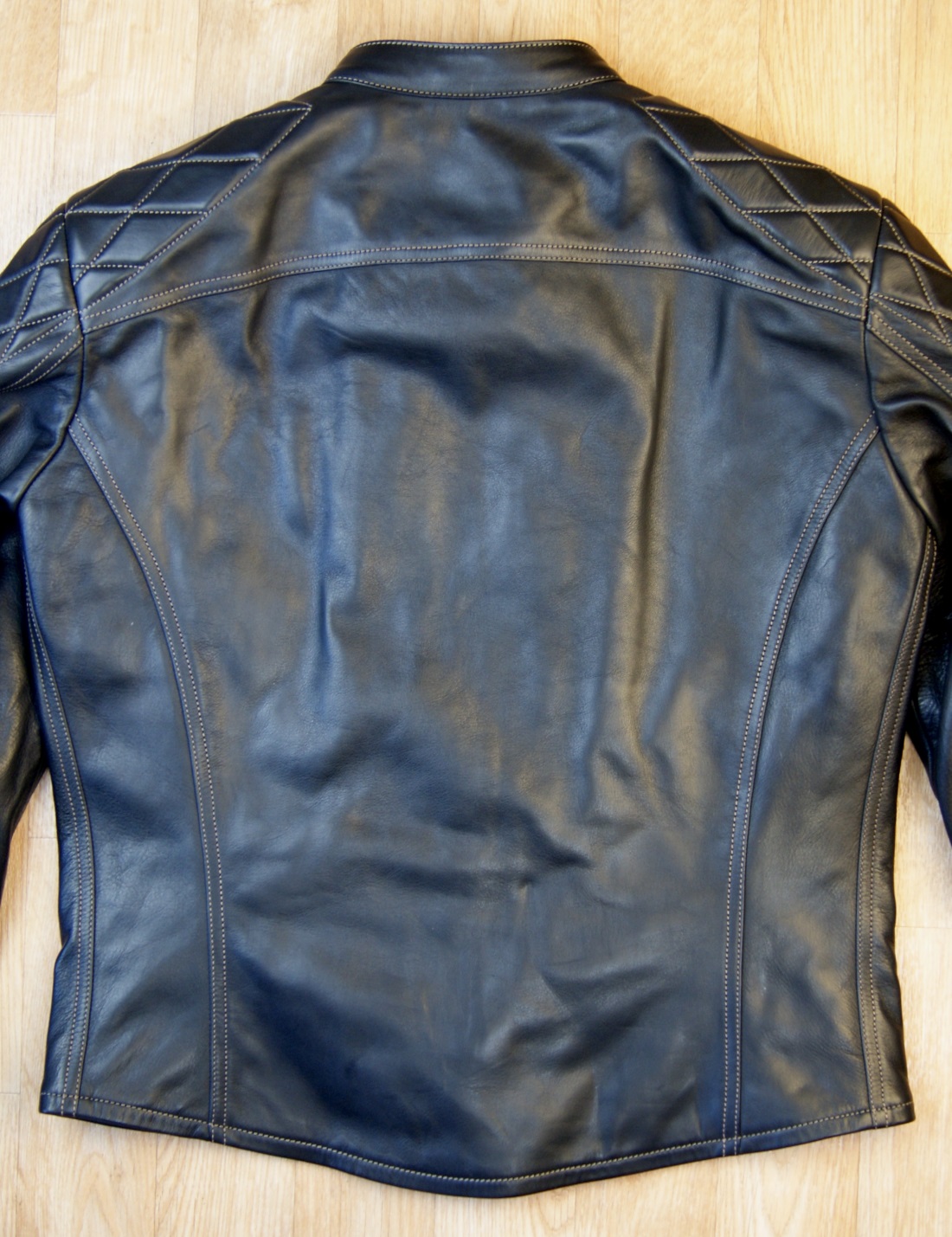 Thedi custom Black Horsehide XSL back.jpg