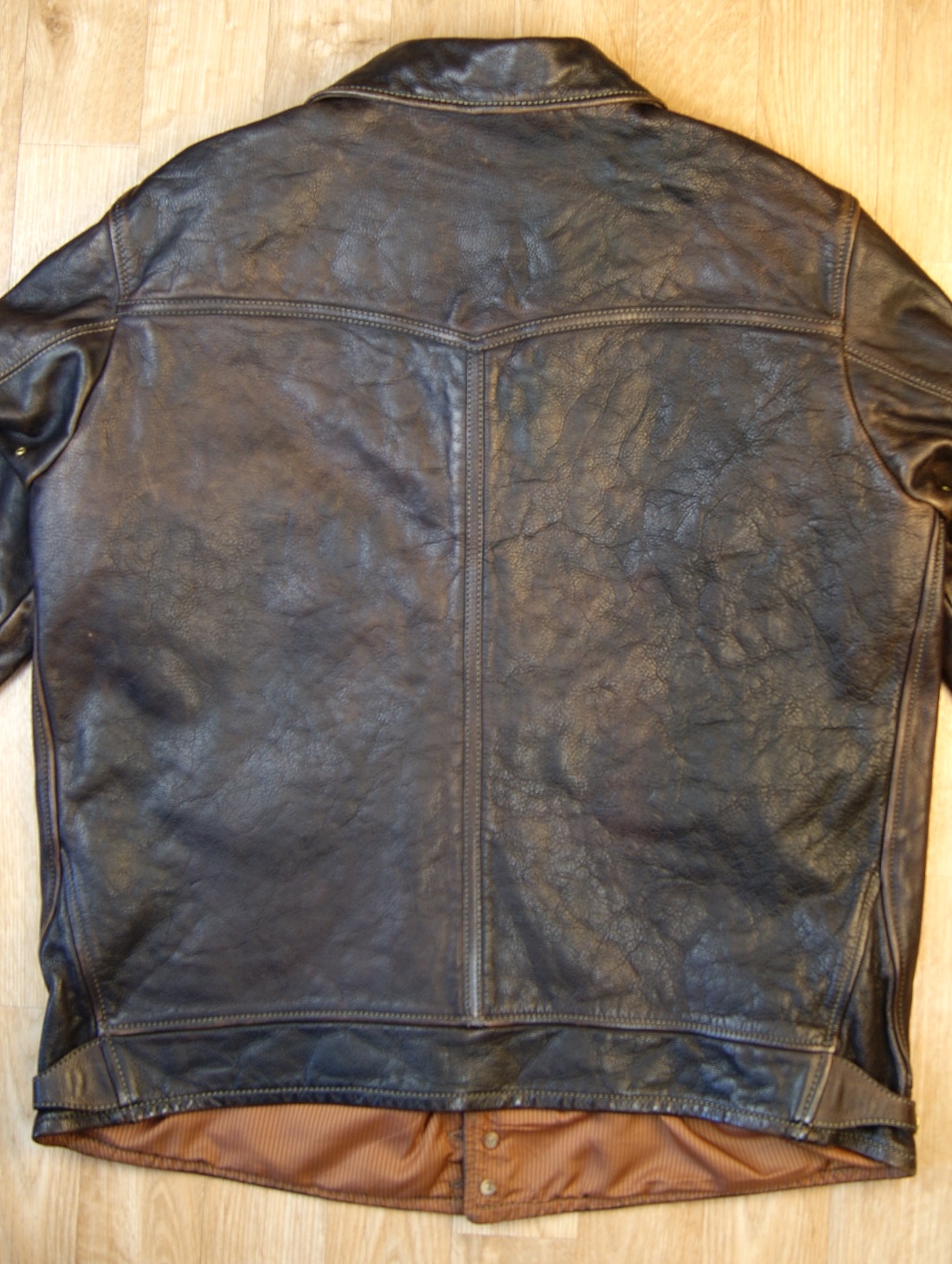 Thedi custom C1279406 Washed Cowhide back.jpg