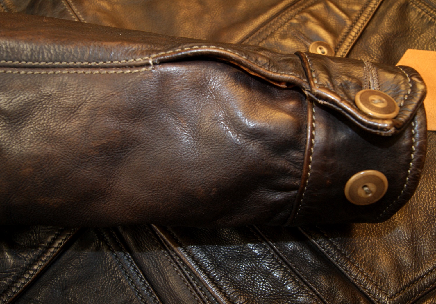 Thedi custom C1279406 Washed Cowhide cuff.jpg