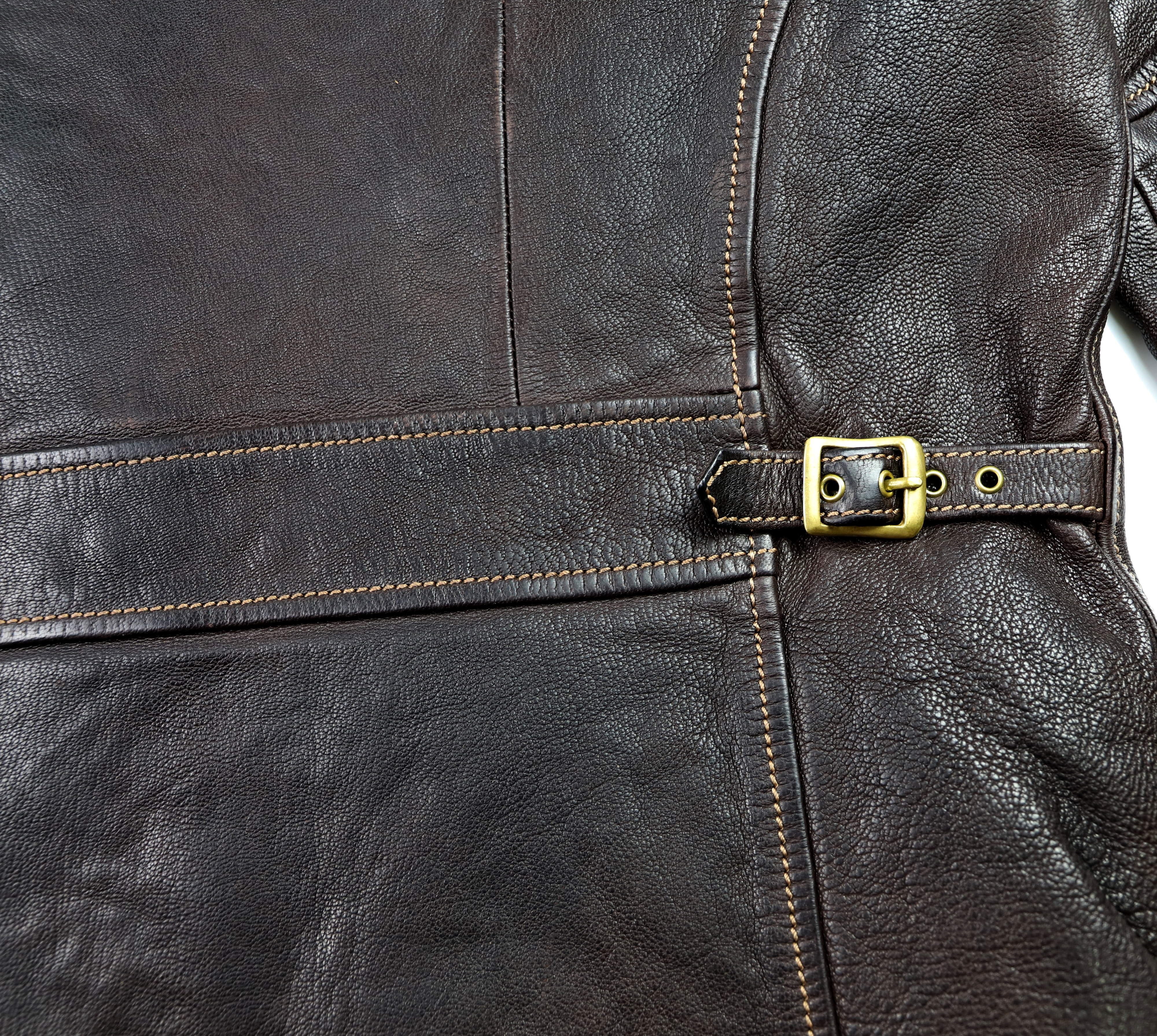 Thedi Evander Crosszip Half Belt Brown Goatskin D2M side buckle.jpg