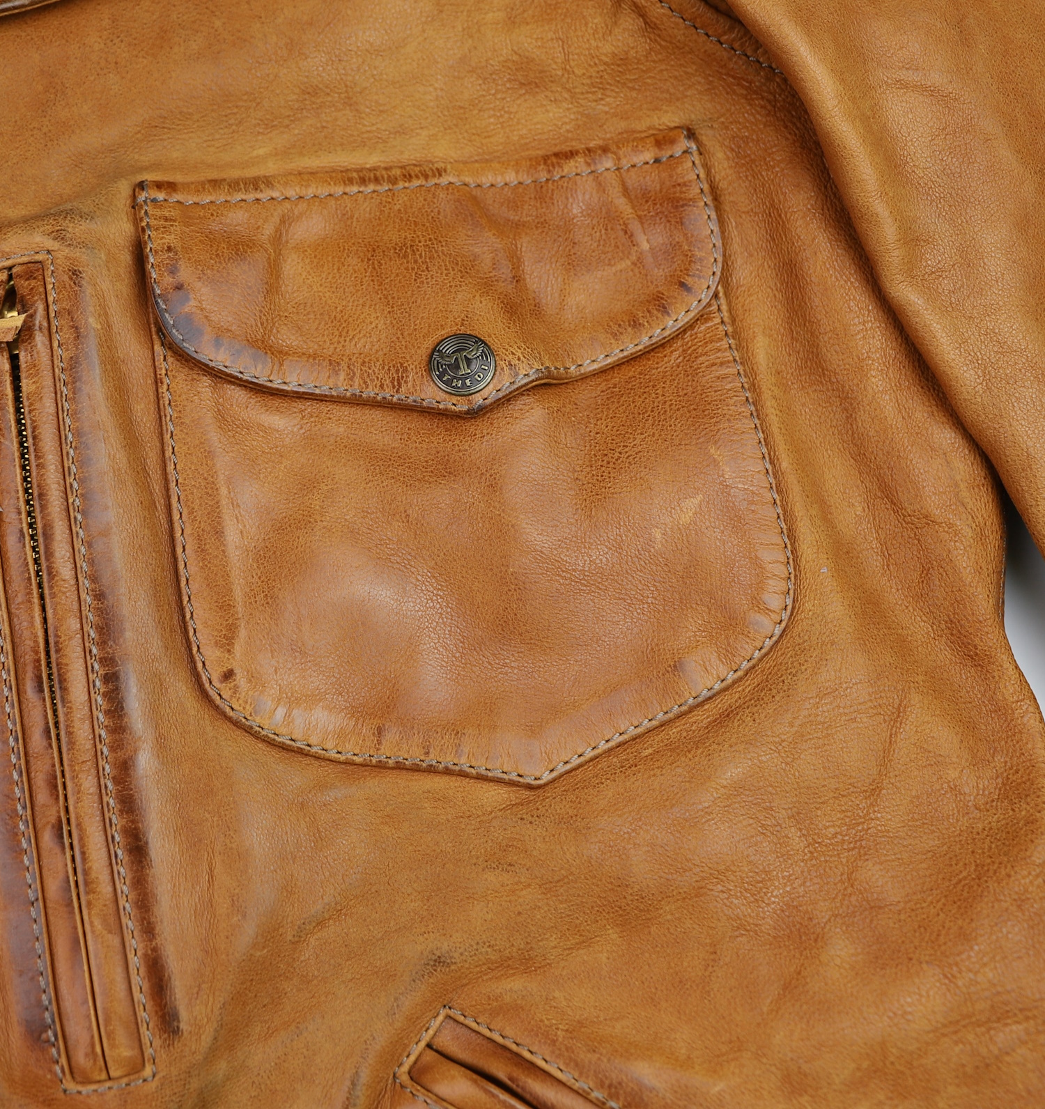 Thedi Hektor Cognac Buffalo L3 chest pocket.jpg