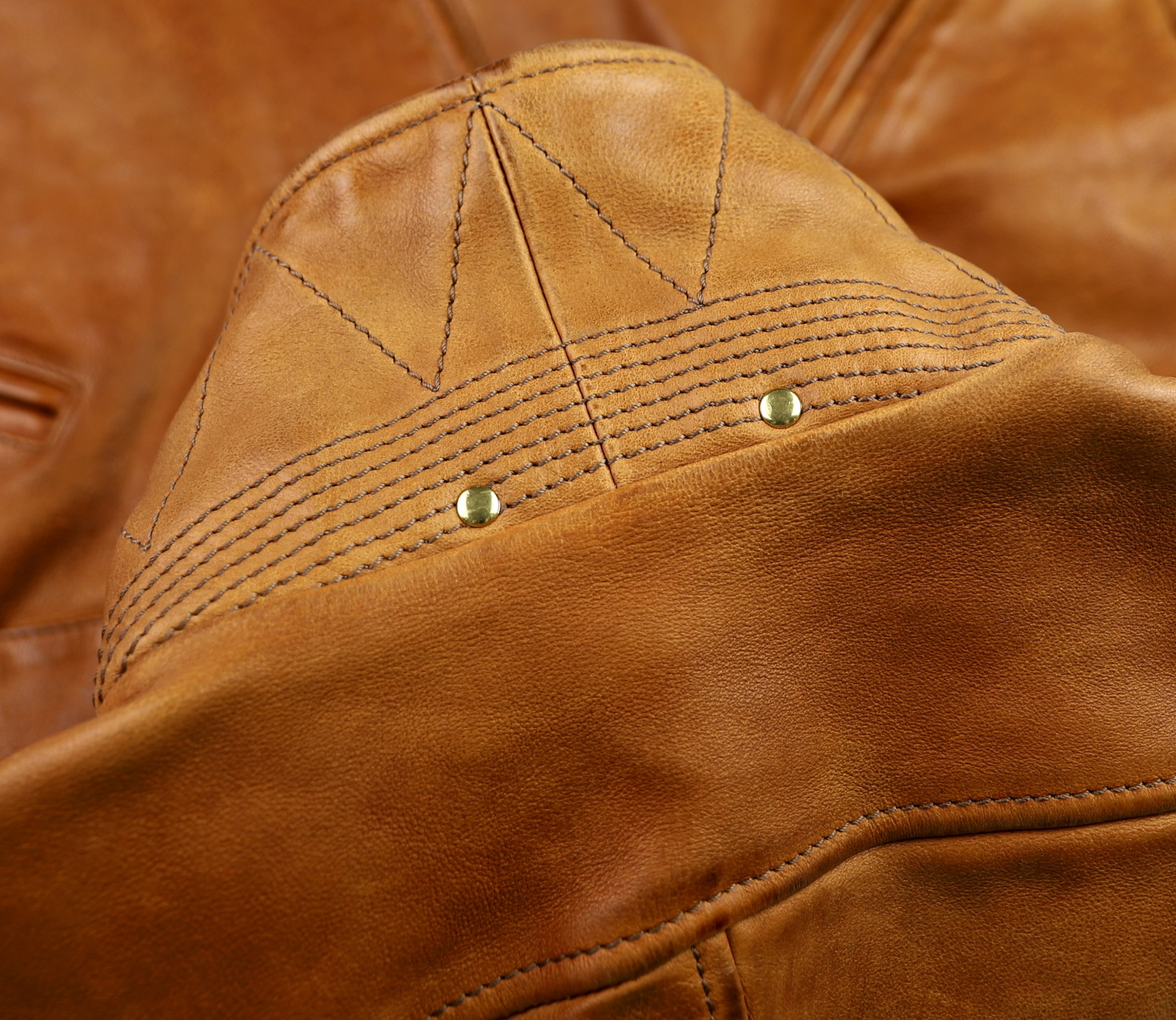 Thedi Hektor Cognac Buffalo M34 collar stitching.jpg